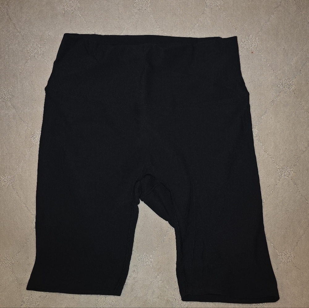 Lavento Ribbed Biker Shorts